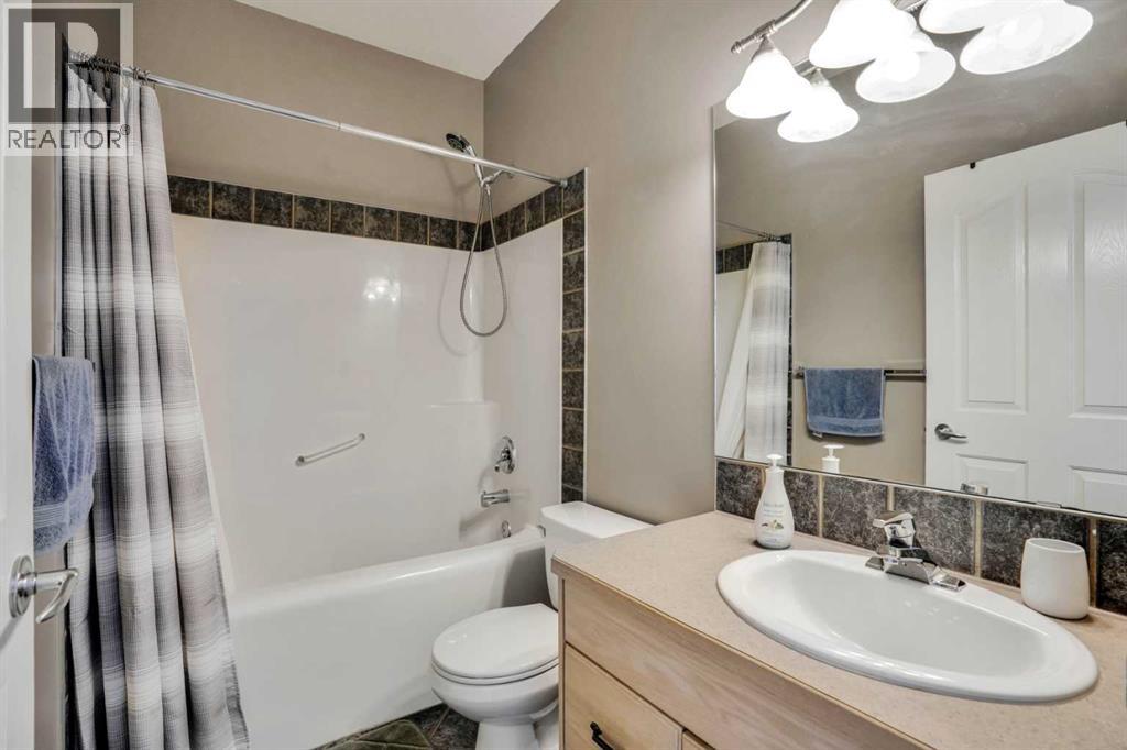6 Discovery Woods Villas Sw, Calgary, Alberta  T3H 5A6 - Photo 16 - A2313586