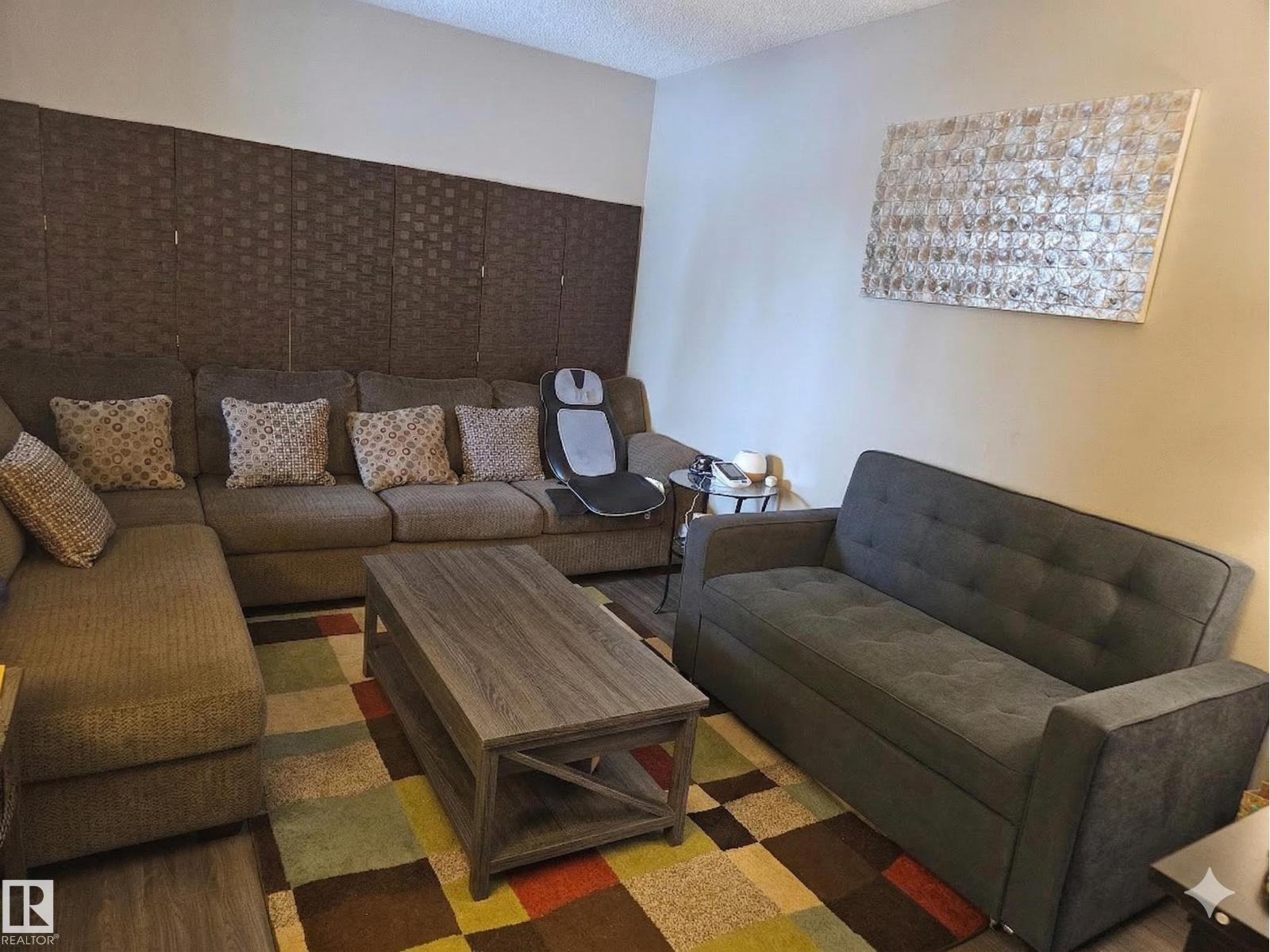223 Kaskitayo Ct NW, Edmonton, Alberta  T6J 3T3 - Photo 4 - E4476487