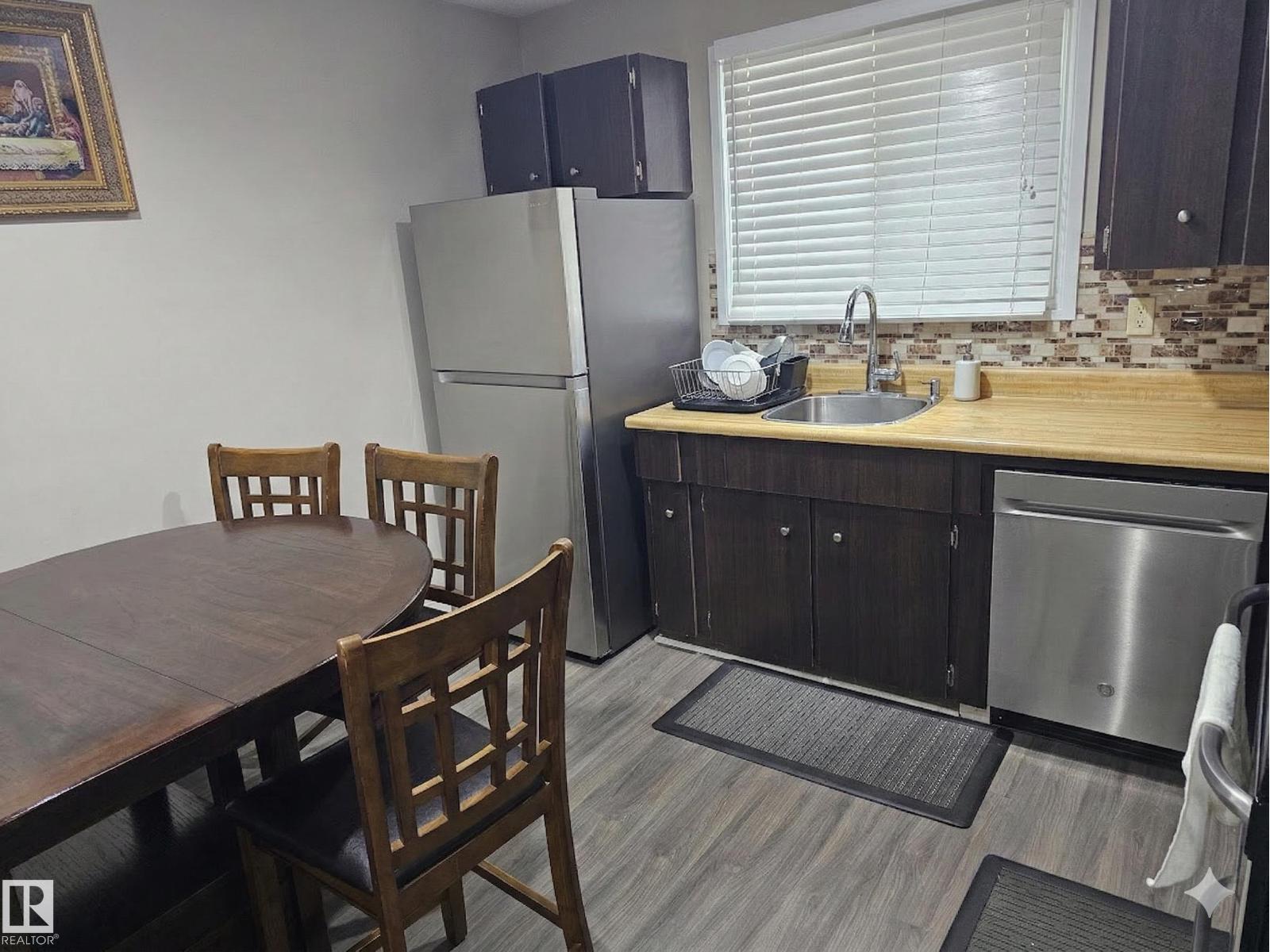 223 Kaskitayo Ct NW, Edmonton, Alberta  T6J 3T3 - Photo 3 - E4476487