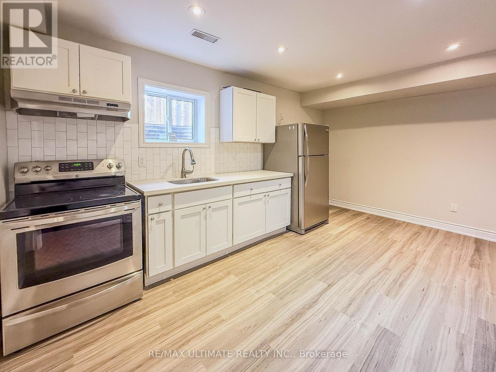 Lower - 111 Combe Avenue, Toronto, Ontario  M3H 4J8 - Photo 2 - C13217348