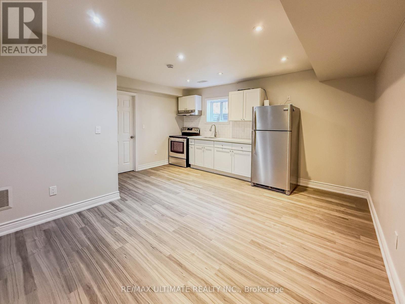 Lower - 111 Combe Avenue, Toronto, Ontario  M3H 4J8 - Photo 4 - C13217348