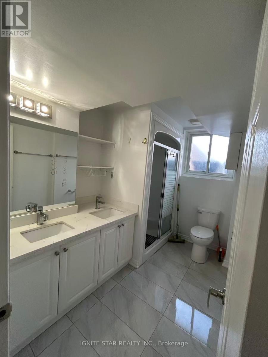 3246 Oakglade Crescent, Mississauga, Ontario  L5C 1X3 - Photo 13 - W13217332