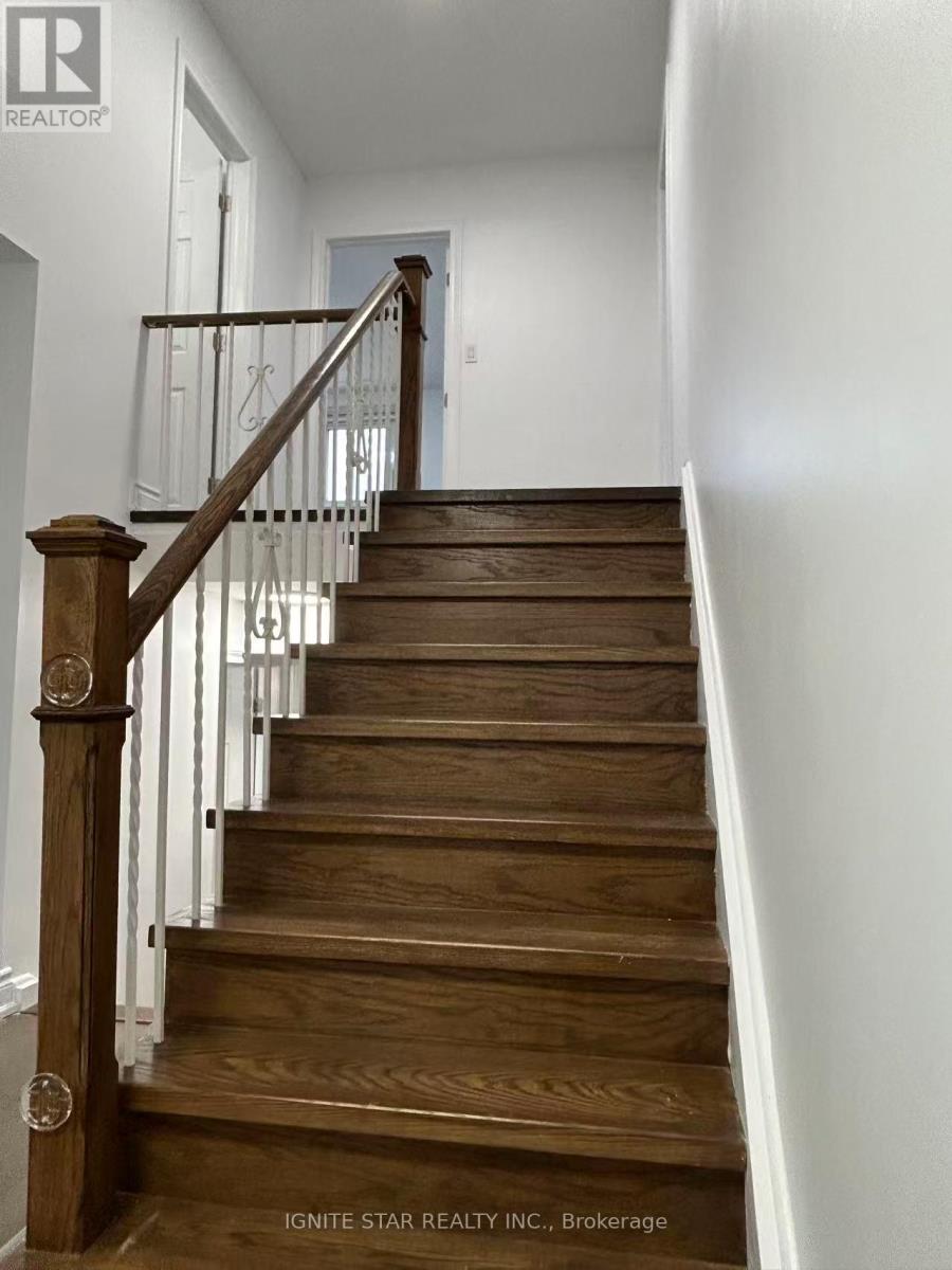3246 Oakglade Crescent, Mississauga, Ontario  L5C 1X3 - Photo 17 - W13217332