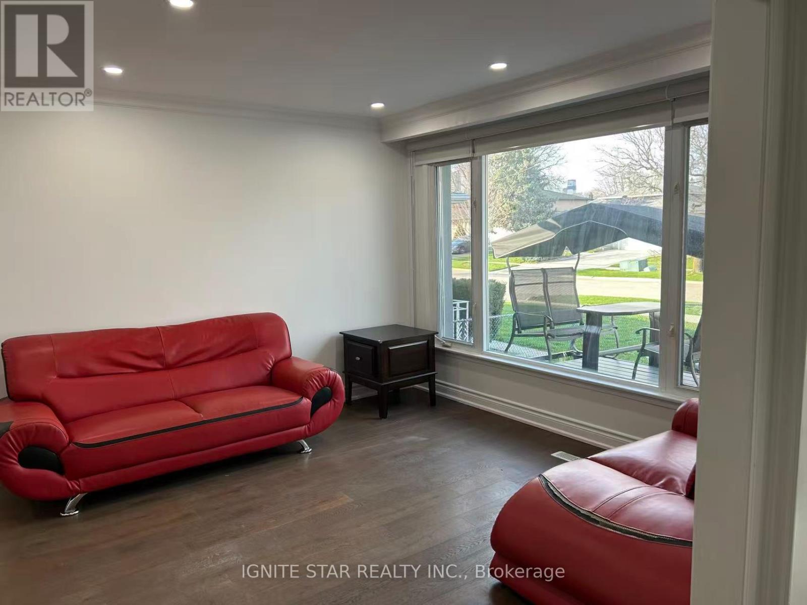 3246 Oakglade Crescent, Mississauga, Ontario  L5C 1X3 - Photo 6 - W13217332