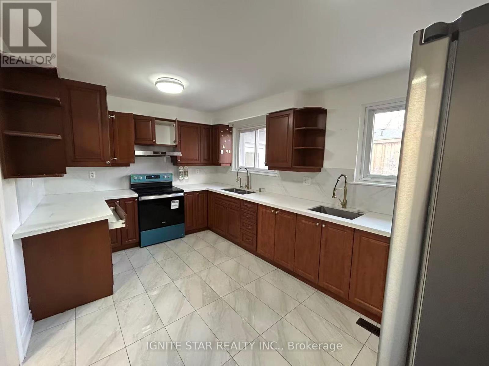 3246 Oakglade Crescent, Mississauga, Ontario  L5C 1X3 - Photo 9 - W13217332