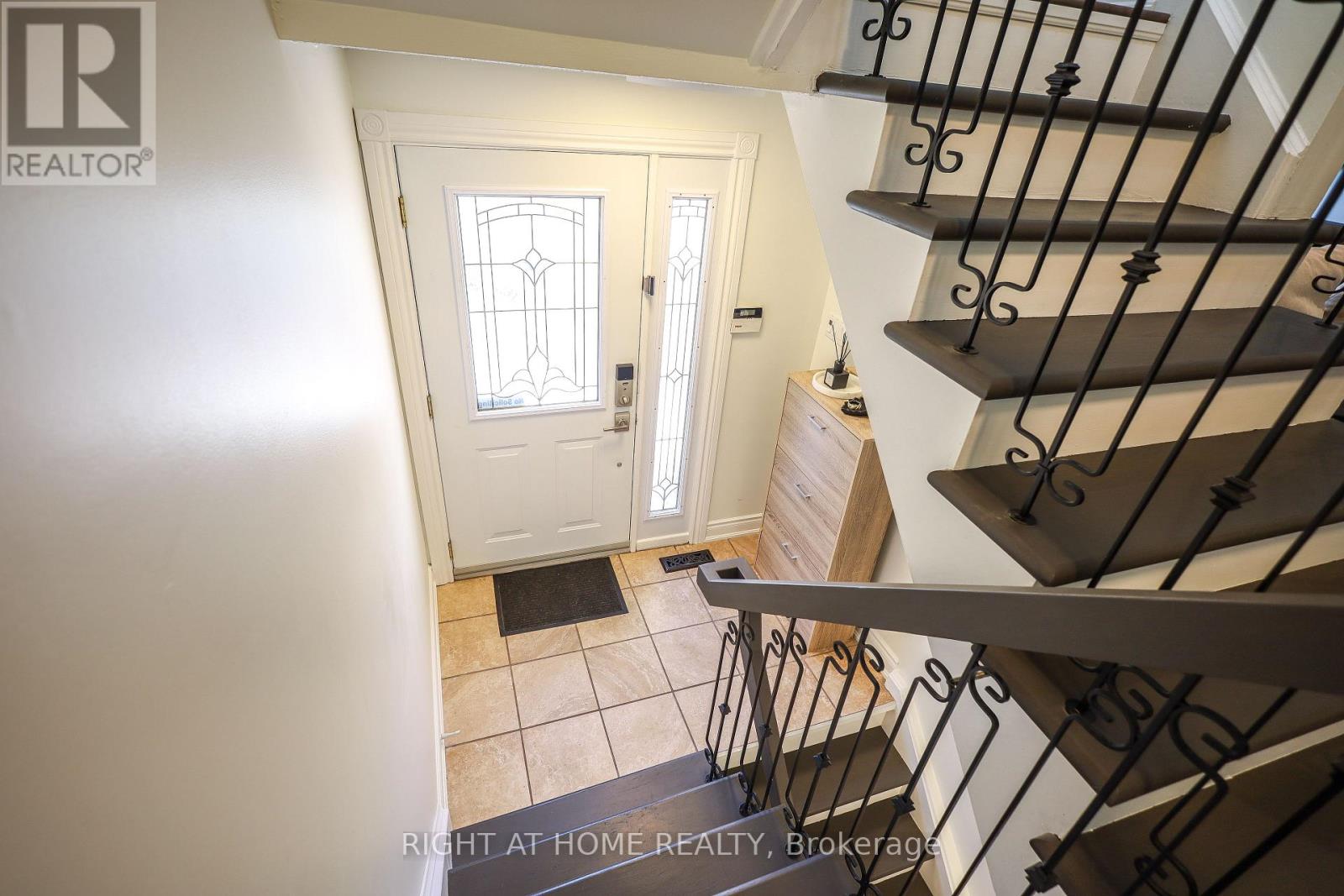 2126 Millway Gate, Mississauga, Ontario  L5L 1R3 - Photo 4 - W13217342