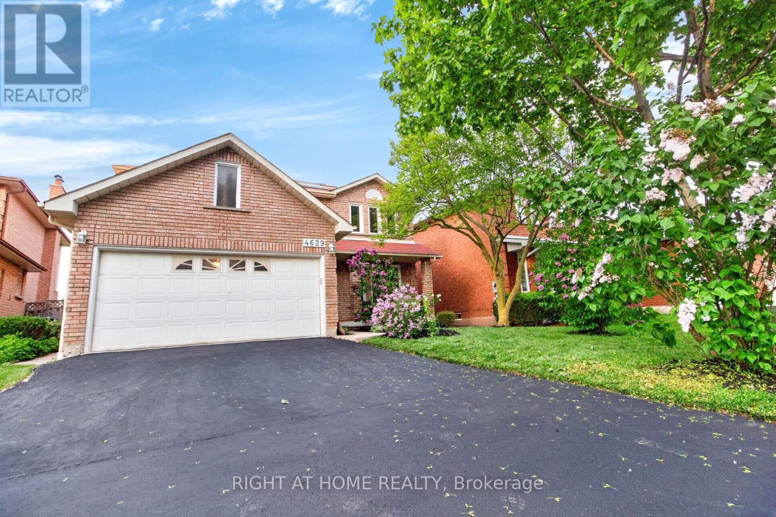 4629 Phoenix Park Crescent, Mississauga, Ontario  L5M 3E9 - Photo 4 - W13217350