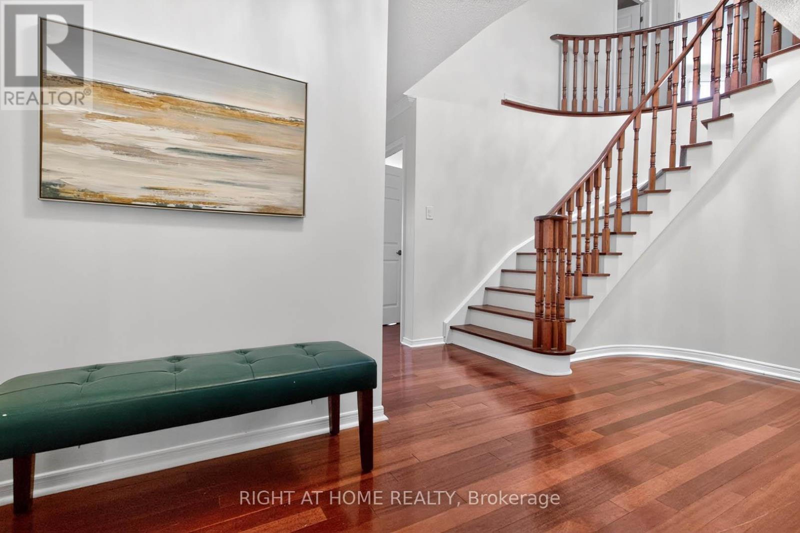 4629 Phoenix Park Crescent, Mississauga, Ontario  L5M 3E9 - Photo 6 - W13217350