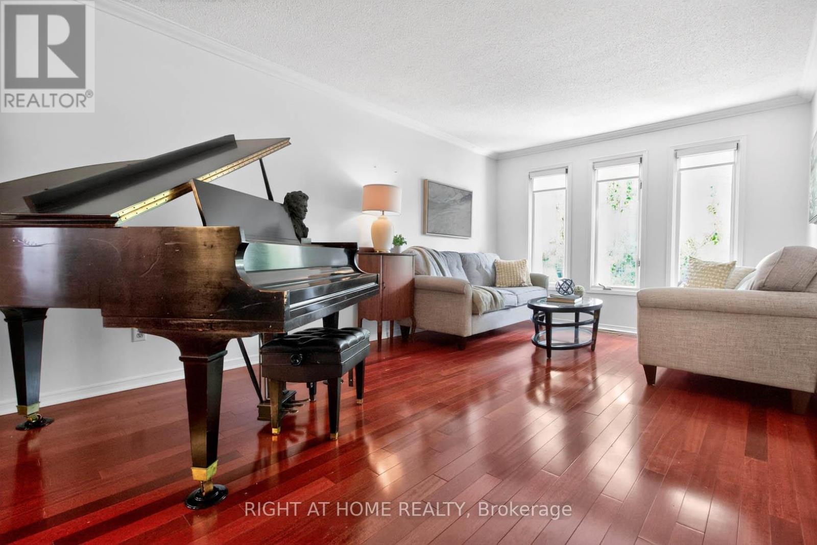 4629 Phoenix Park Crescent, Mississauga, Ontario  L5M 3E9 - Photo 8 - W13217350
