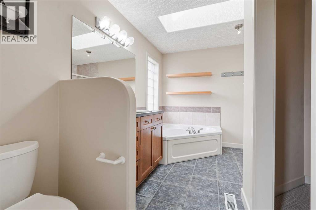 37 Prominence Park Sw, Calgary, Alberta  T3H 4K8 - Photo 23 - A2314308