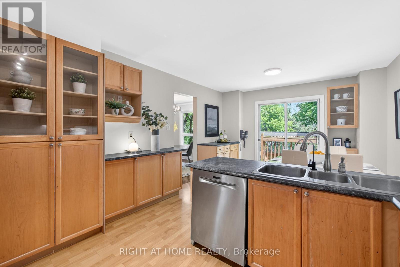 45 Lansbury Court, Vaughan, Ontario  L4J 5K1 - Photo 15 - N13214824