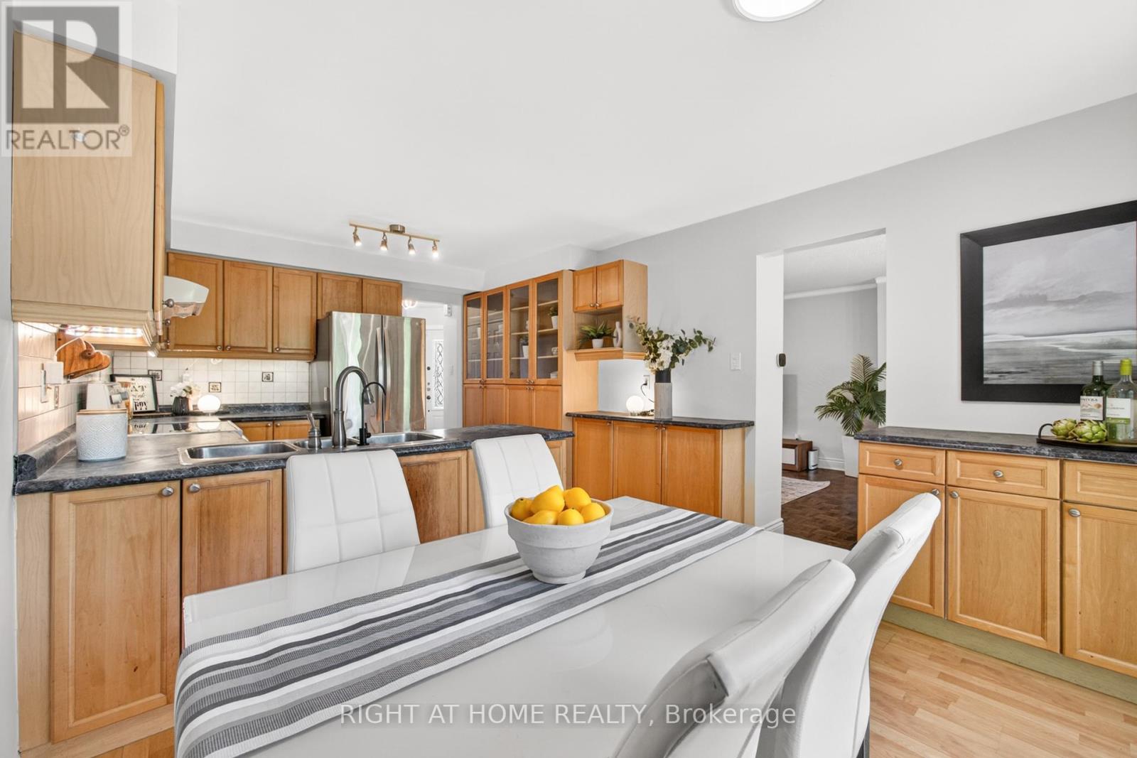 45 Lansbury Court, Vaughan, Ontario  L4J 5K1 - Photo 18 - N13214824