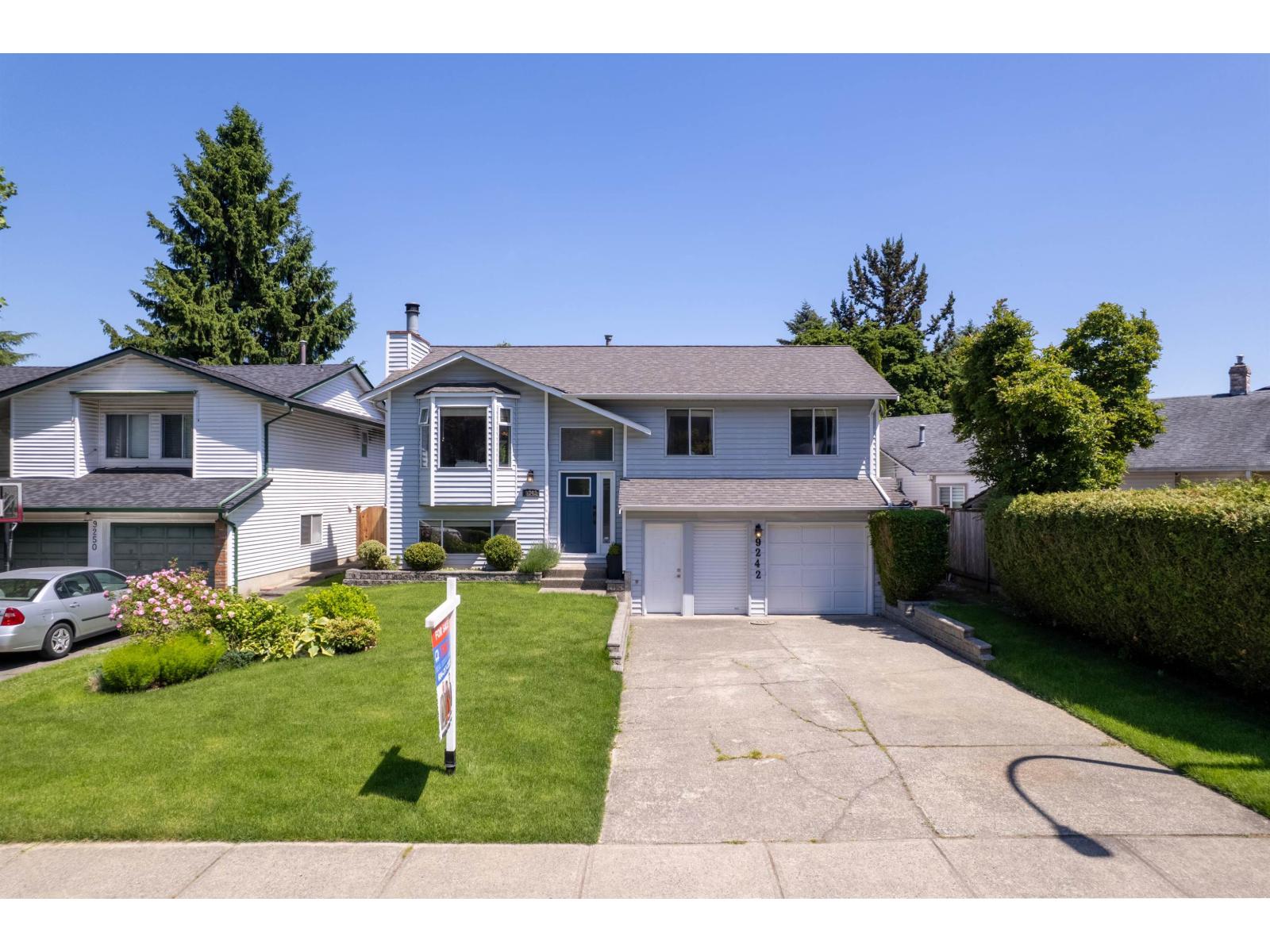 9242 209a Crescent, Langley, British Columbia  V1M 1T5 - Photo 4 - R3127958