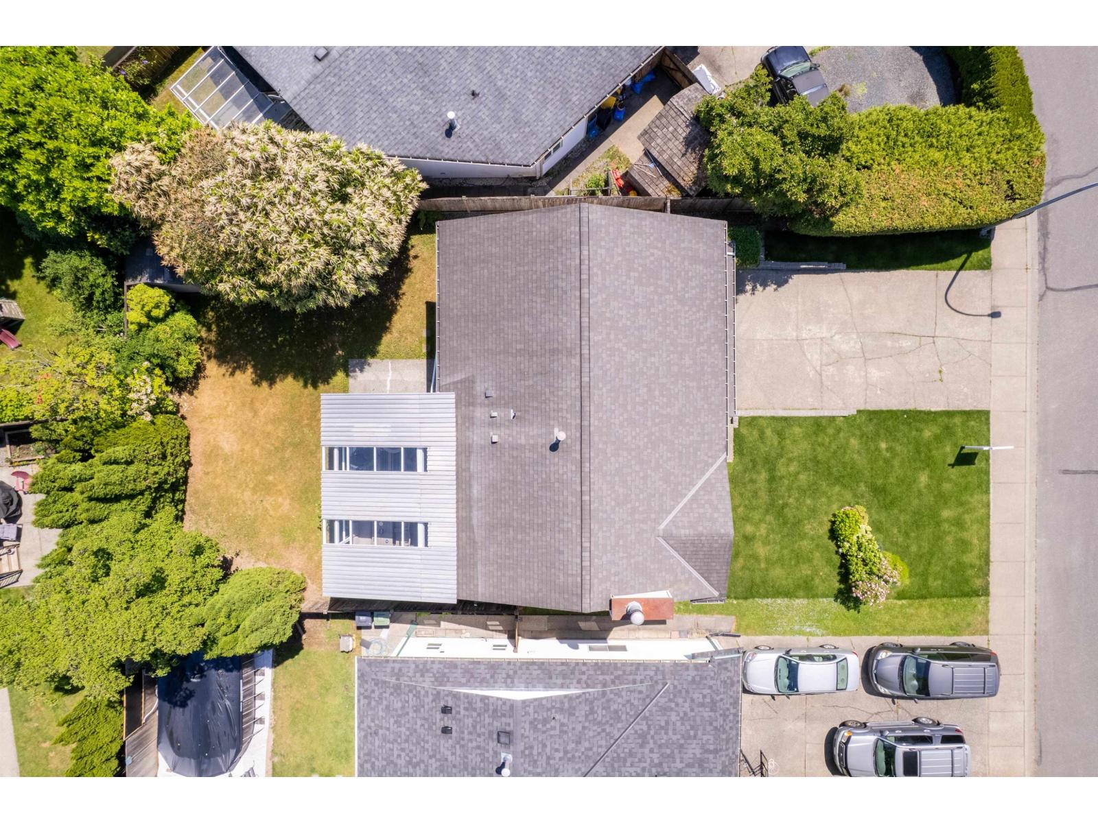 9242 209a Crescent, Langley, British Columbia  V1M 1T5 - Photo 2 - R3127958
