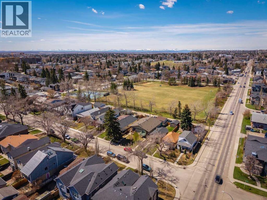 2803 26a Street Sw, Calgary, Alberta  T3E 2C8 - Photo 5 - A2308204
