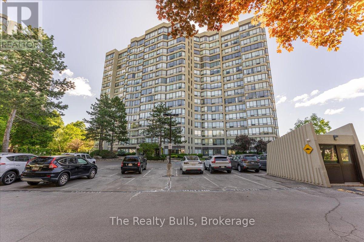 701 - 26 Hanover Road, Brampton, Ontario  L6S 4T2 - Photo 3 - W13217362