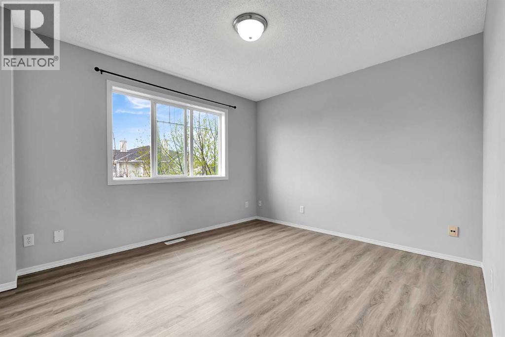 164 Bridleridge Gardens Sw, Calgary, Alberta  T2Y 4L4 - Photo 12 - A2314223