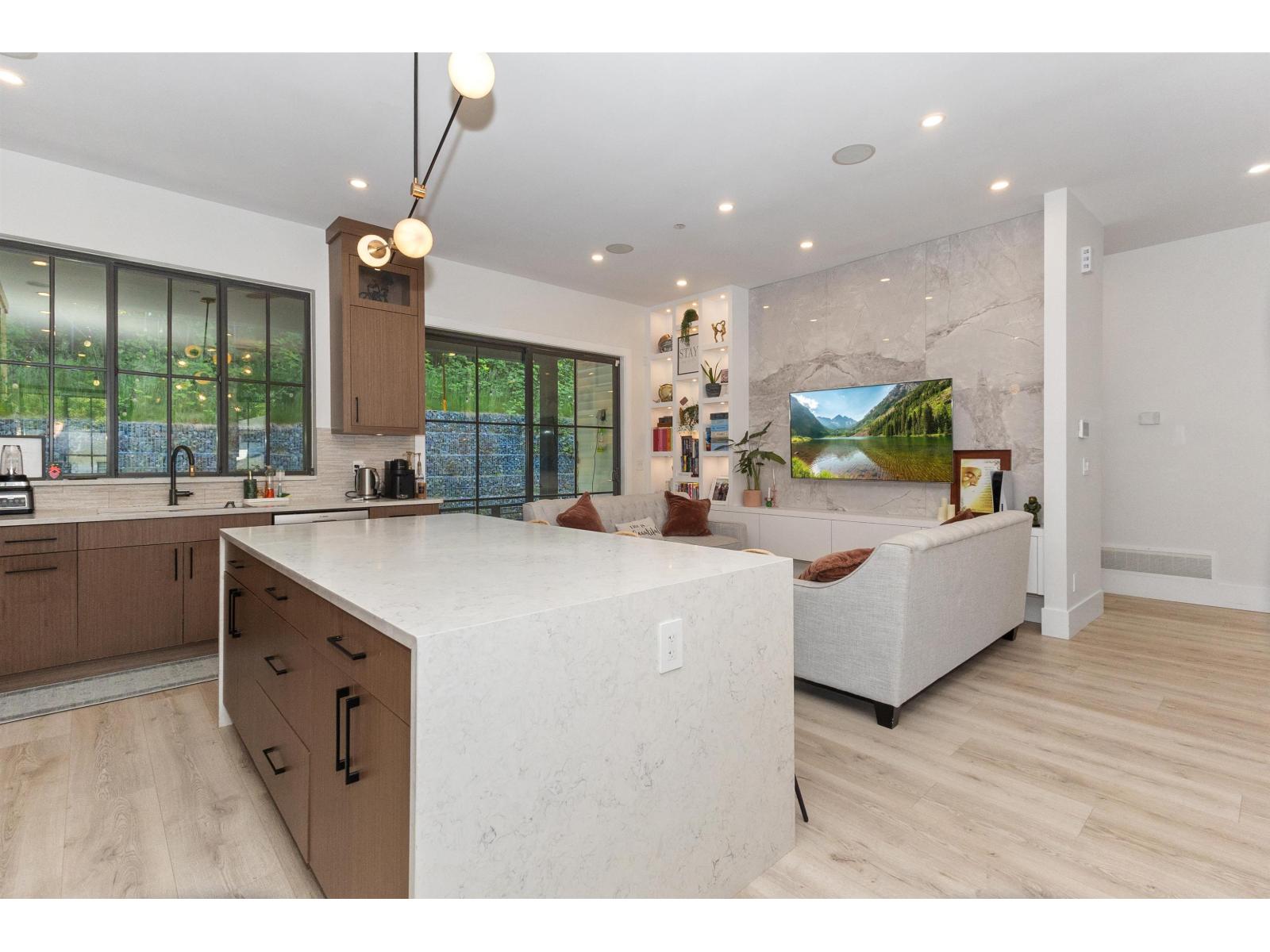 33970 Tooley Place, Mission, British Columbia  V2V 0G5 - Photo 17 - R3124816