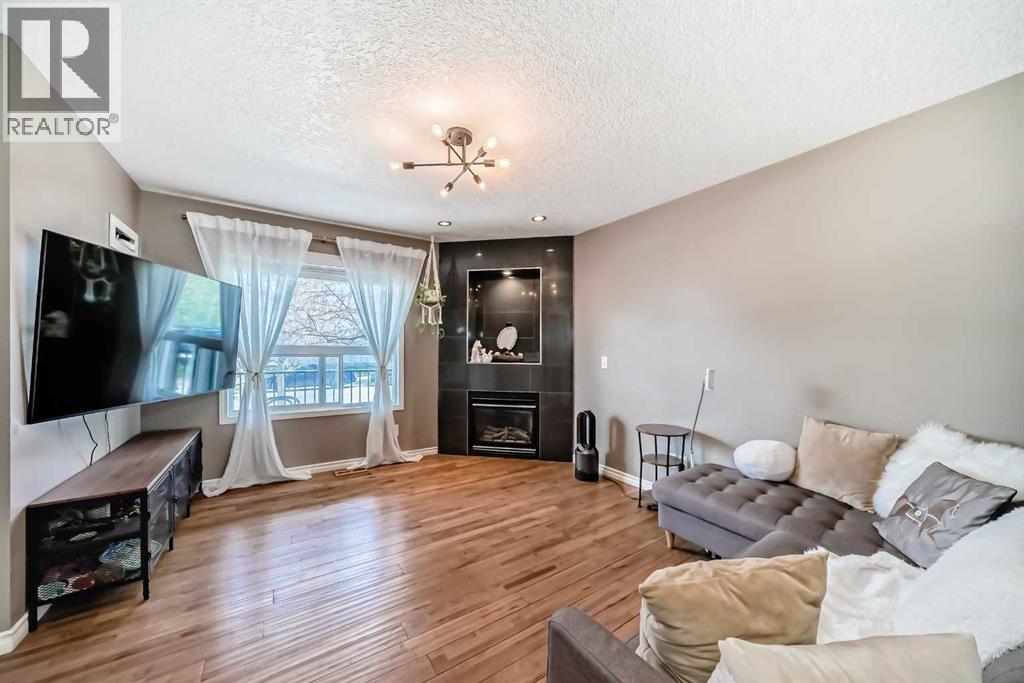 173 Eversyde Common Sw, Calgary, Alberta T2Y 4Z5 - Photo 7 - A2310892