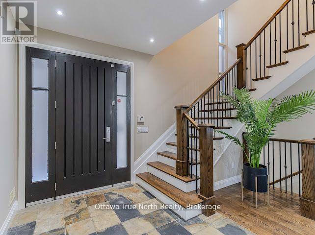 105 Black Maple Private, Ottawa, Ontario  K1M 0J3 - Photo 3 - X13217370