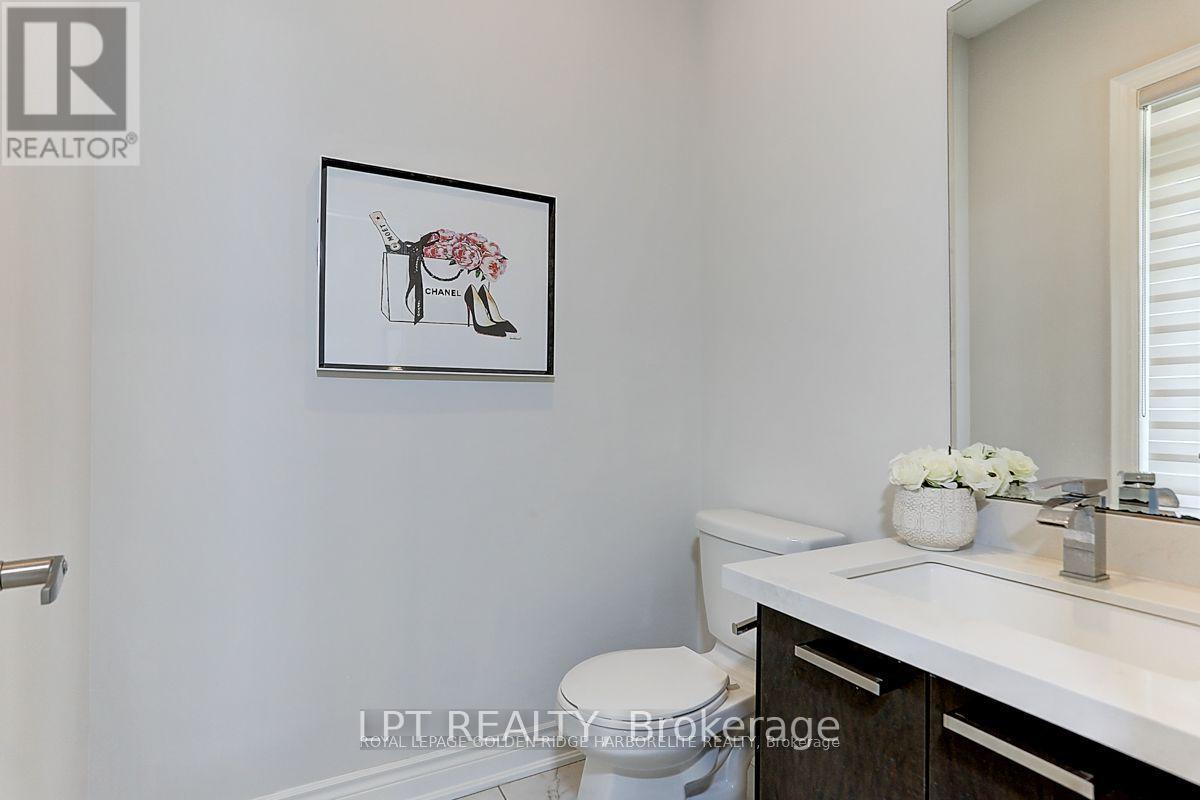 12 Baleberry Crescent, East Gwillimbury, Ontario  L9N 0P2 - Photo 4 - N13217380