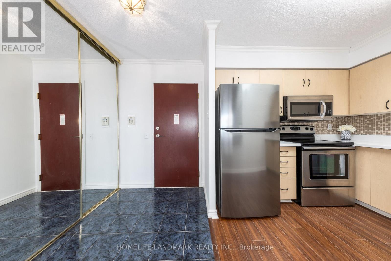 711 - 91 Townsgate Drive, Vaughan, Ontario  L4J 8E8 - Photo 2 - N13217388