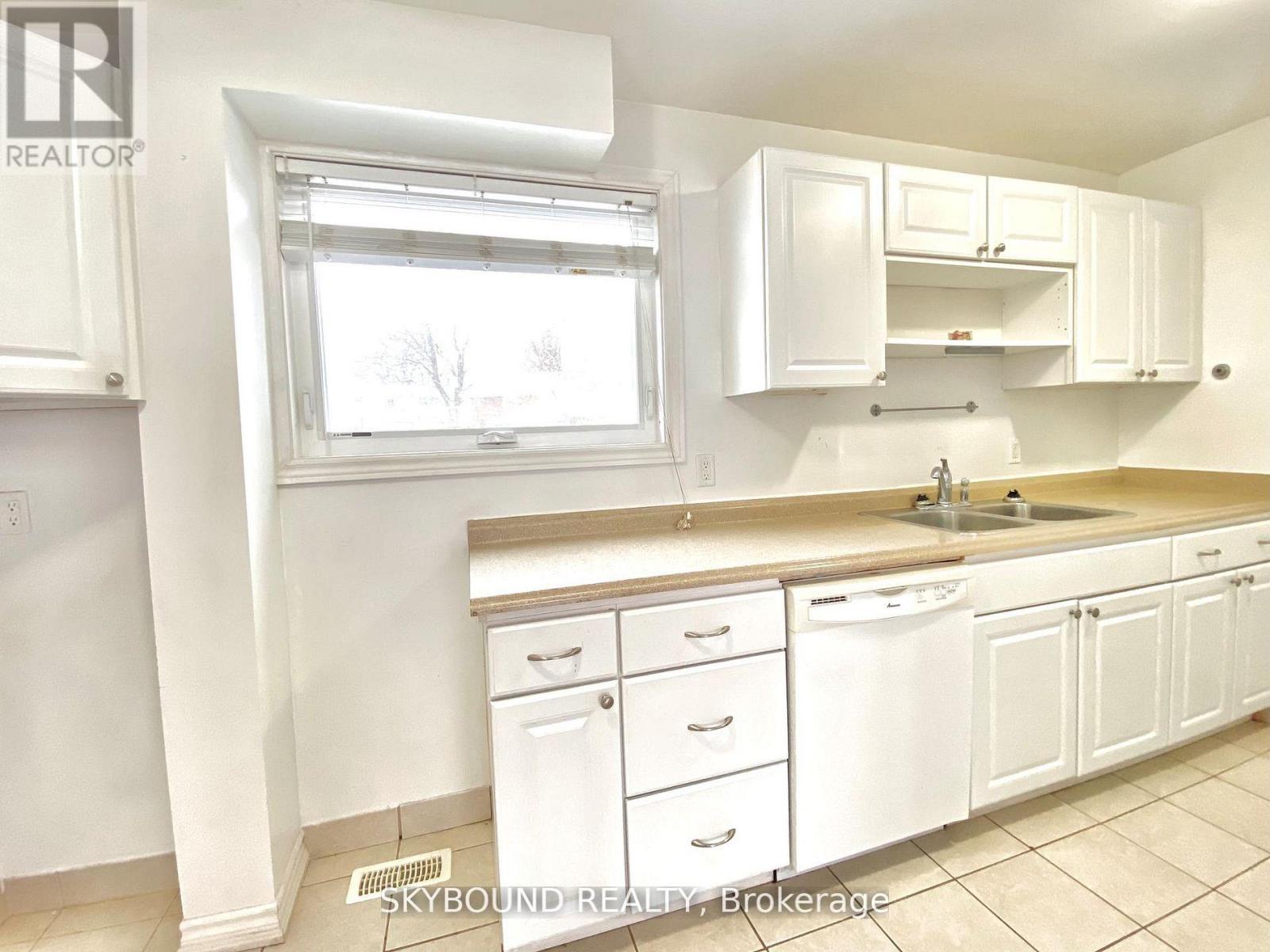252 William Roe Boulevard N, Newmarket, Ontario  L3Y 1B5 - Photo 13 - N13217396