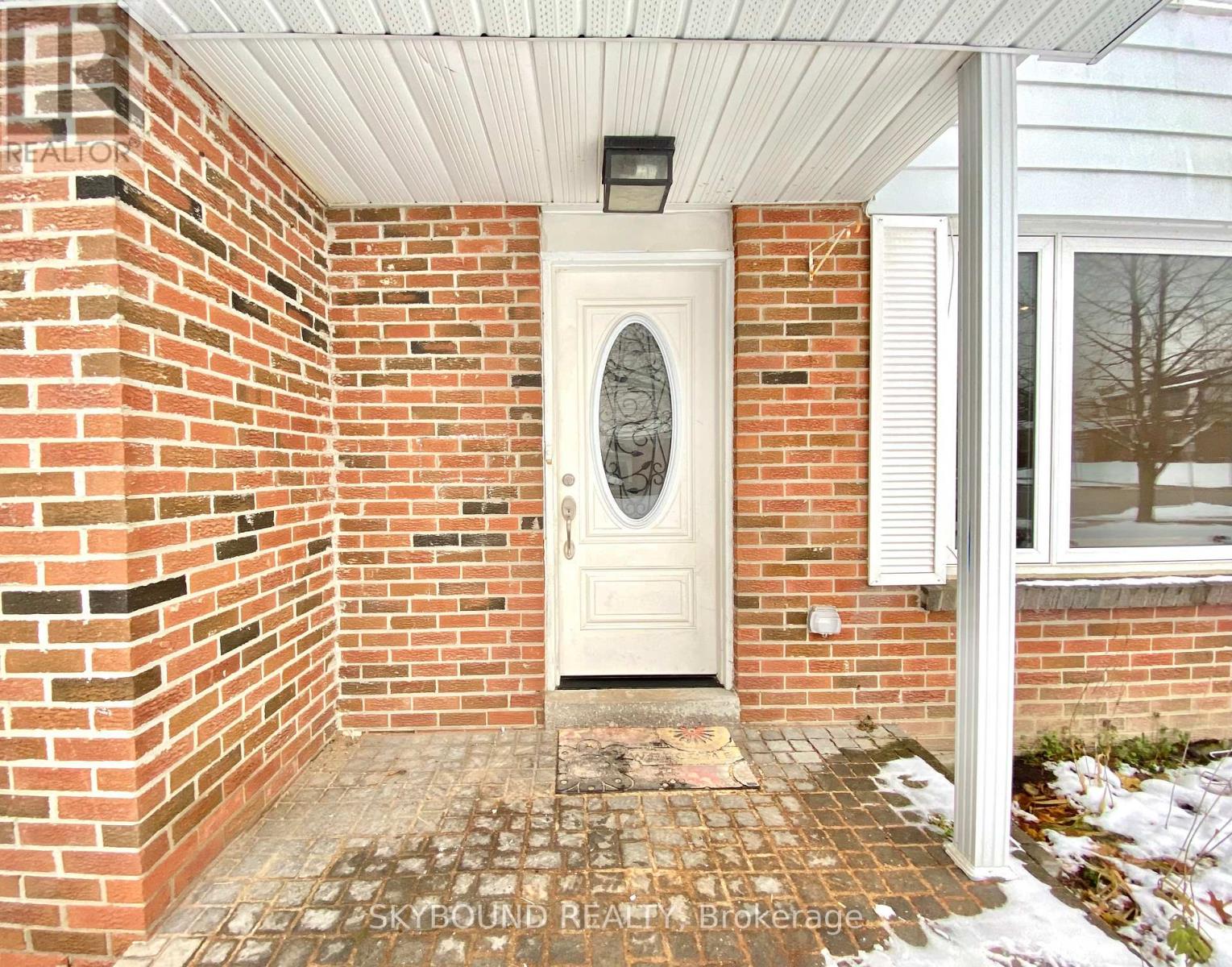 252 William Roe Boulevard N, Newmarket, Ontario  L3Y 1B5 - Photo 2 - N13217396