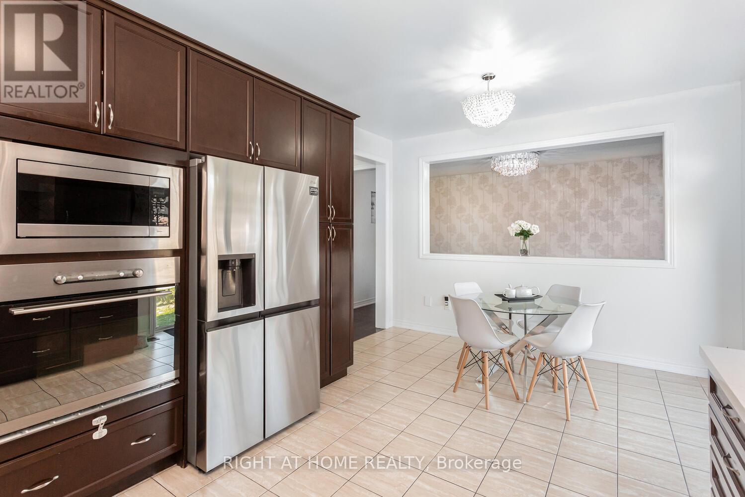 22 Vanwood Crescent, Brampton, Ontario  L6P 2X4 - Photo 17 - W13217408