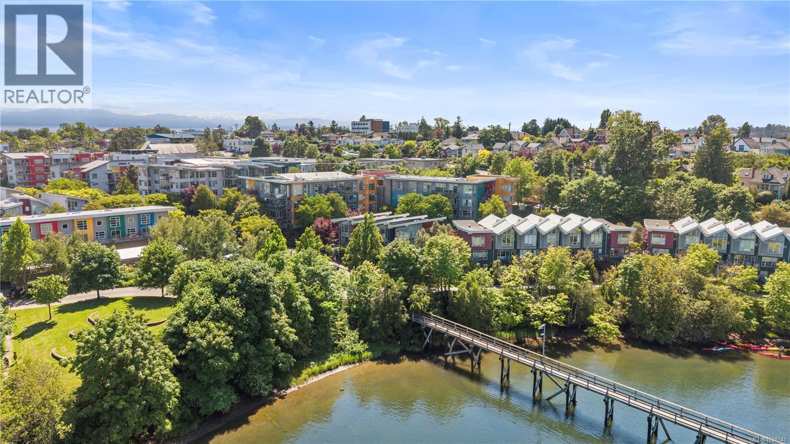 406 90 Regatta Landing, Victoria, British Columbia