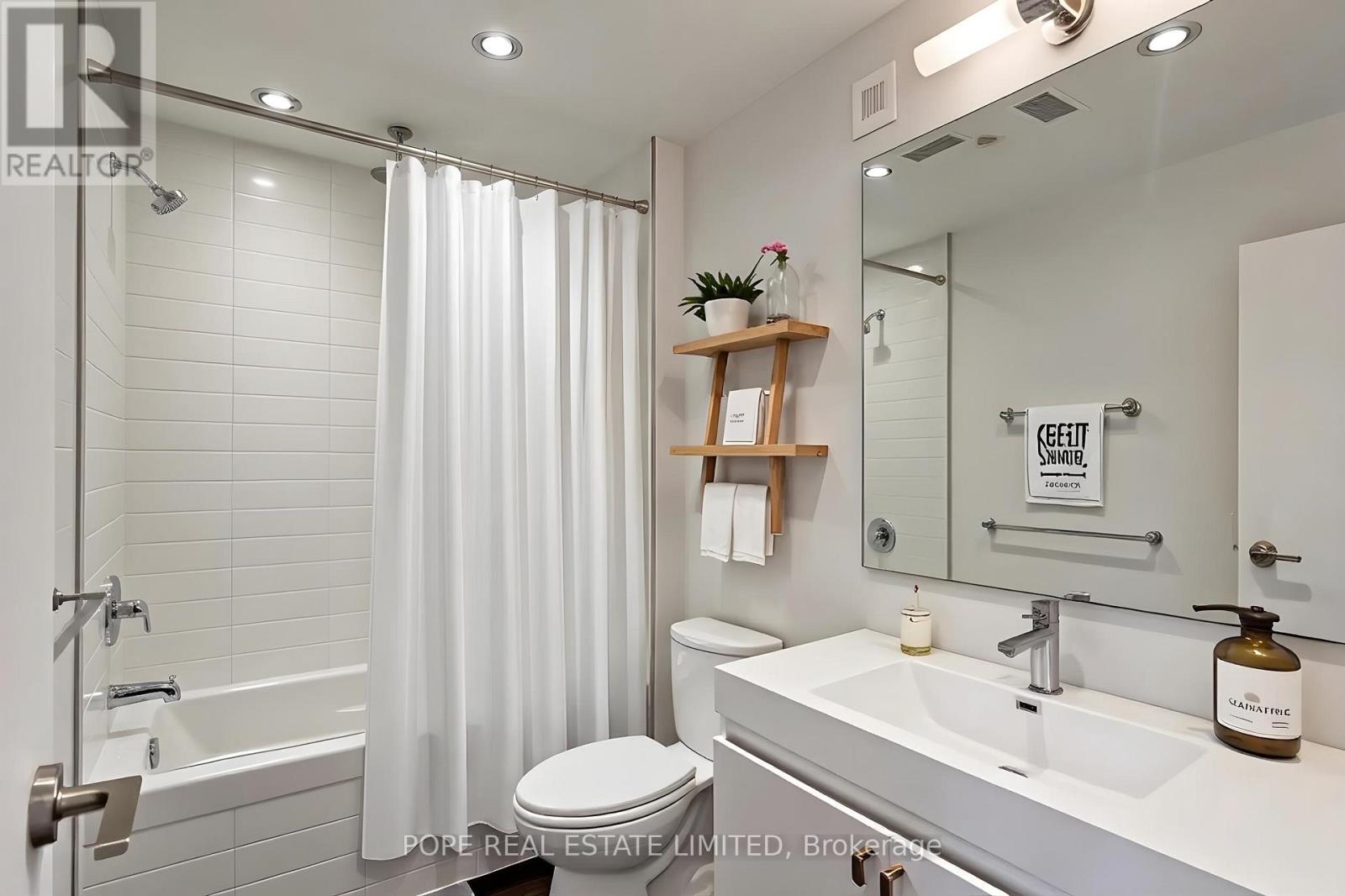 4 - 427 Crawford Street, Toronto, Ontario  M6G 3J7 - Photo 4 - C13217430