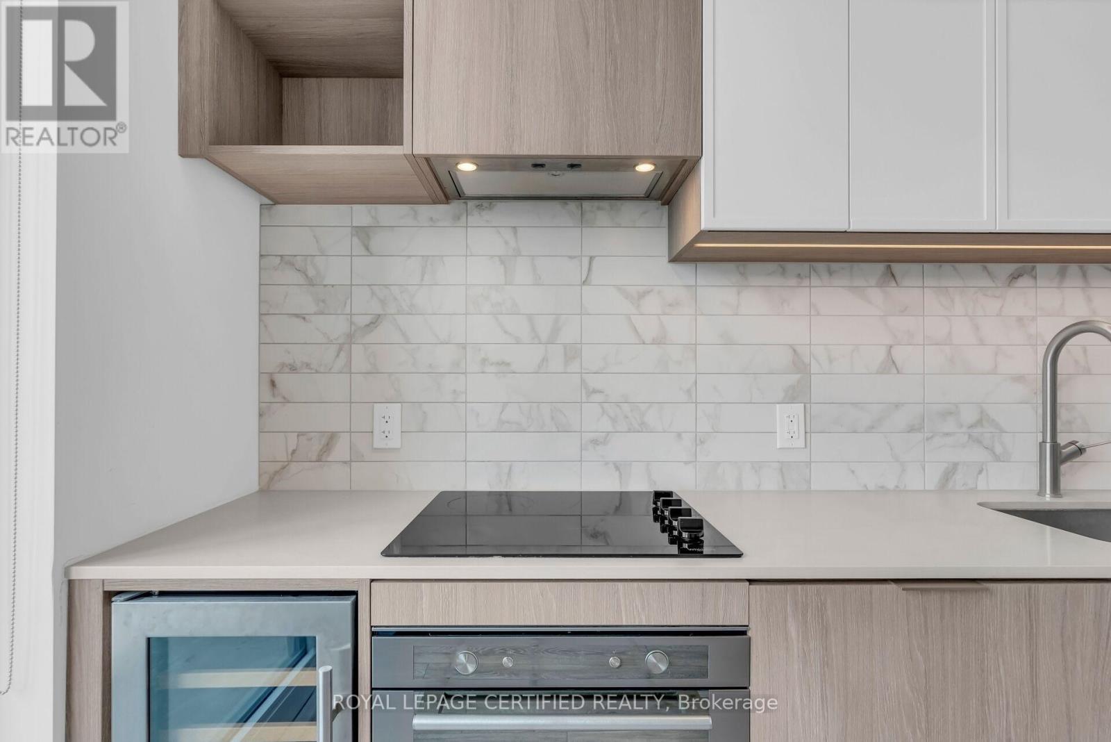 919 - 2020 Bathurst Street, Toronto, Ontario  M5P 0A6 - Photo 17 - C13217438