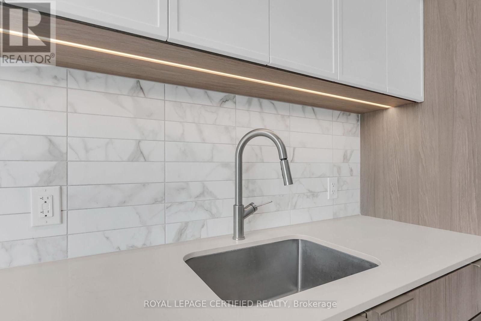 919 - 2020 Bathurst Street, Toronto, Ontario  M5P 0A6 - Photo 19 - C13217438
