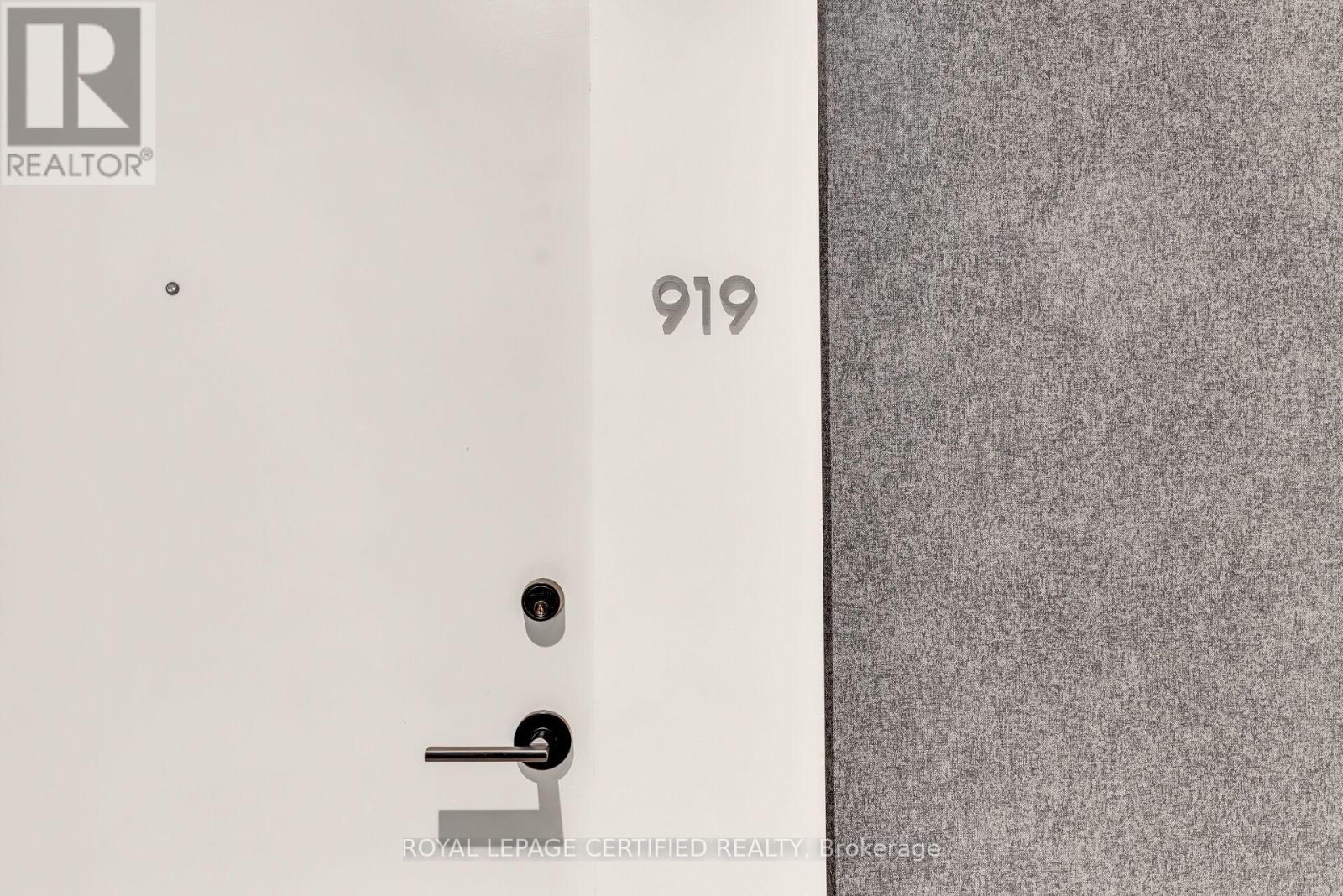 919 - 2020 Bathurst Street, Toronto, Ontario  M5P 0A6 - Photo 3 - C13217438