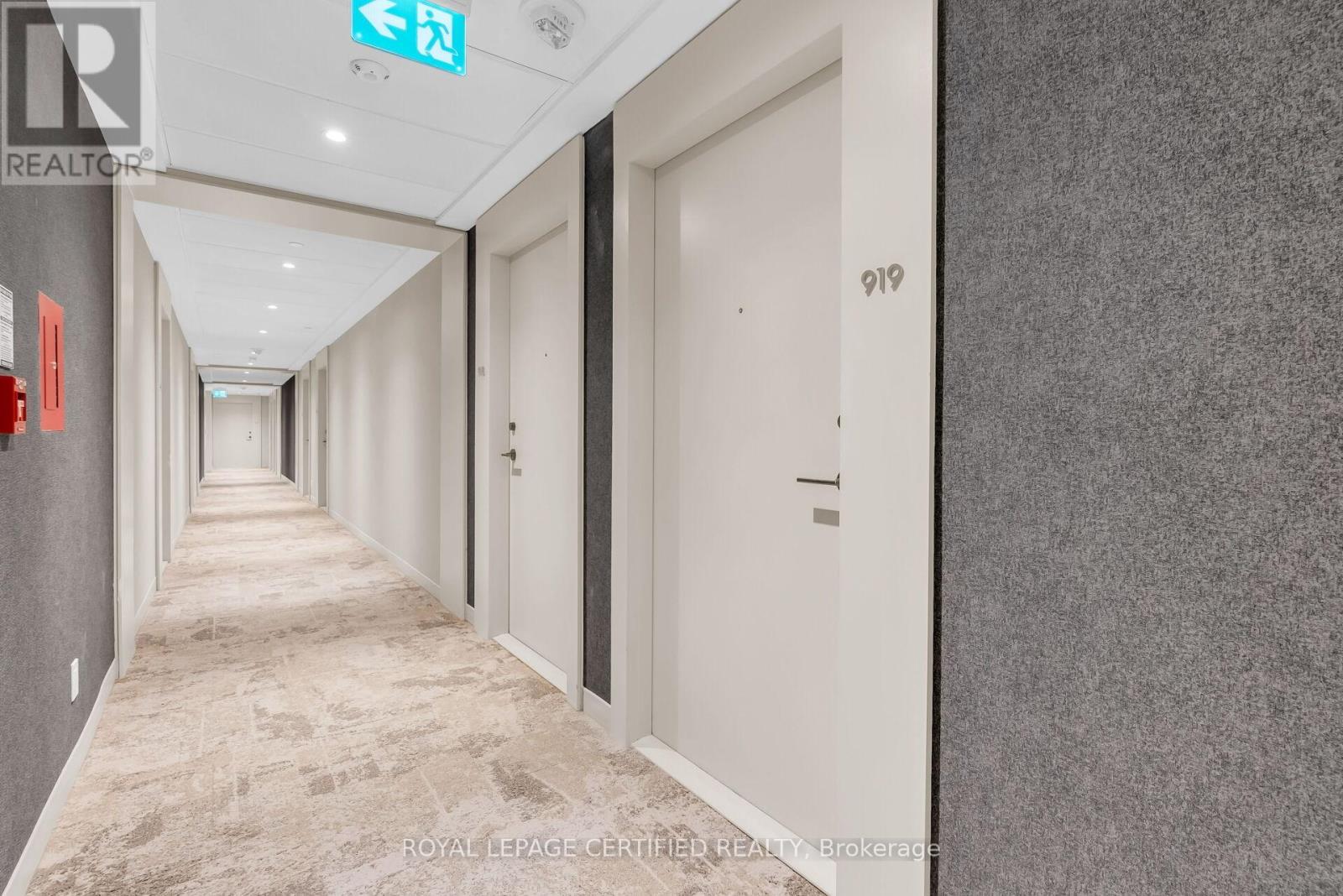 919 - 2020 Bathurst Street, Toronto, Ontario  M5P 0A6 - Photo 4 - C13217438