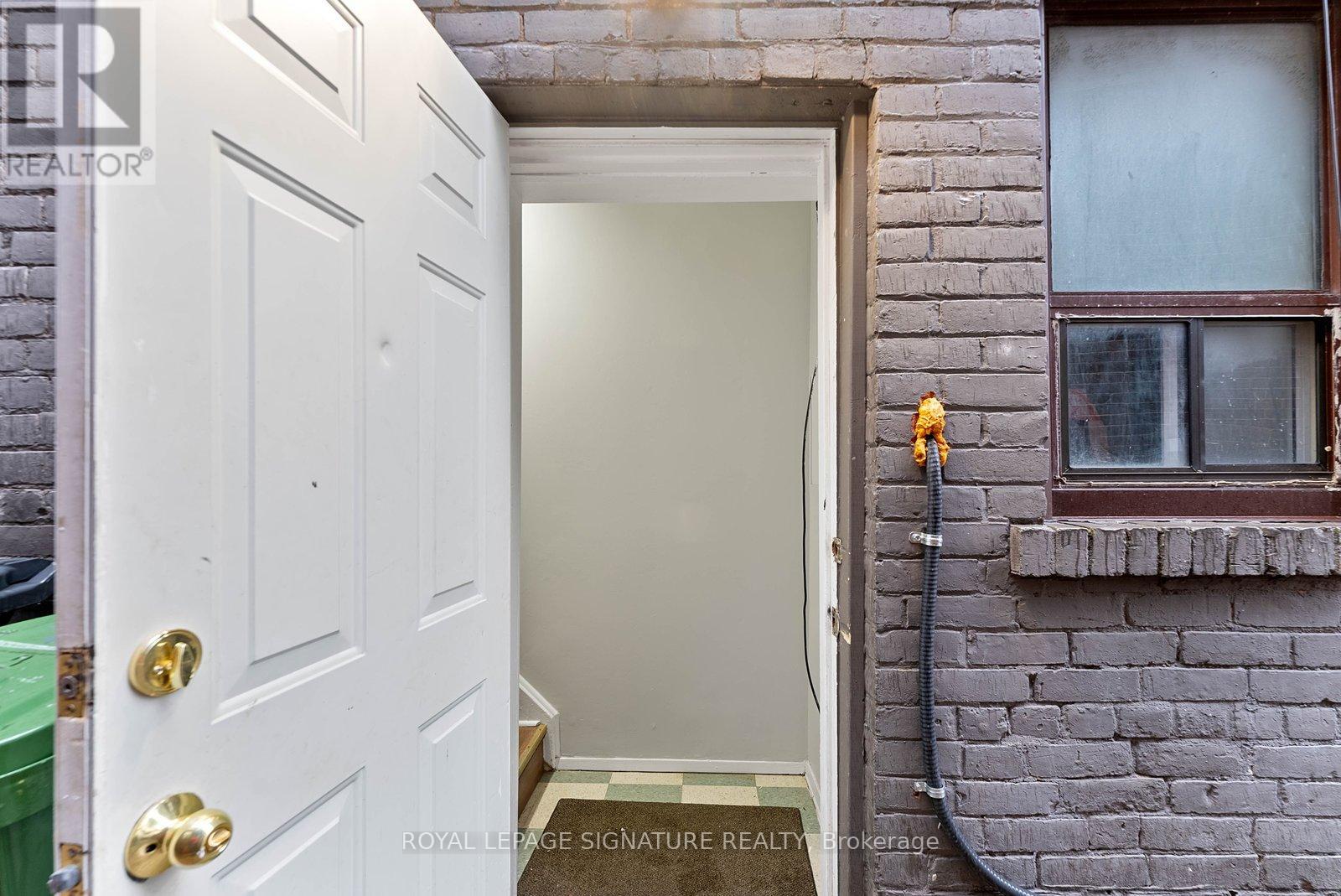 2 - 233 Greenwood Avenue, Toronto, Ontario  M4L 2R4 - Photo 11 - E13217412