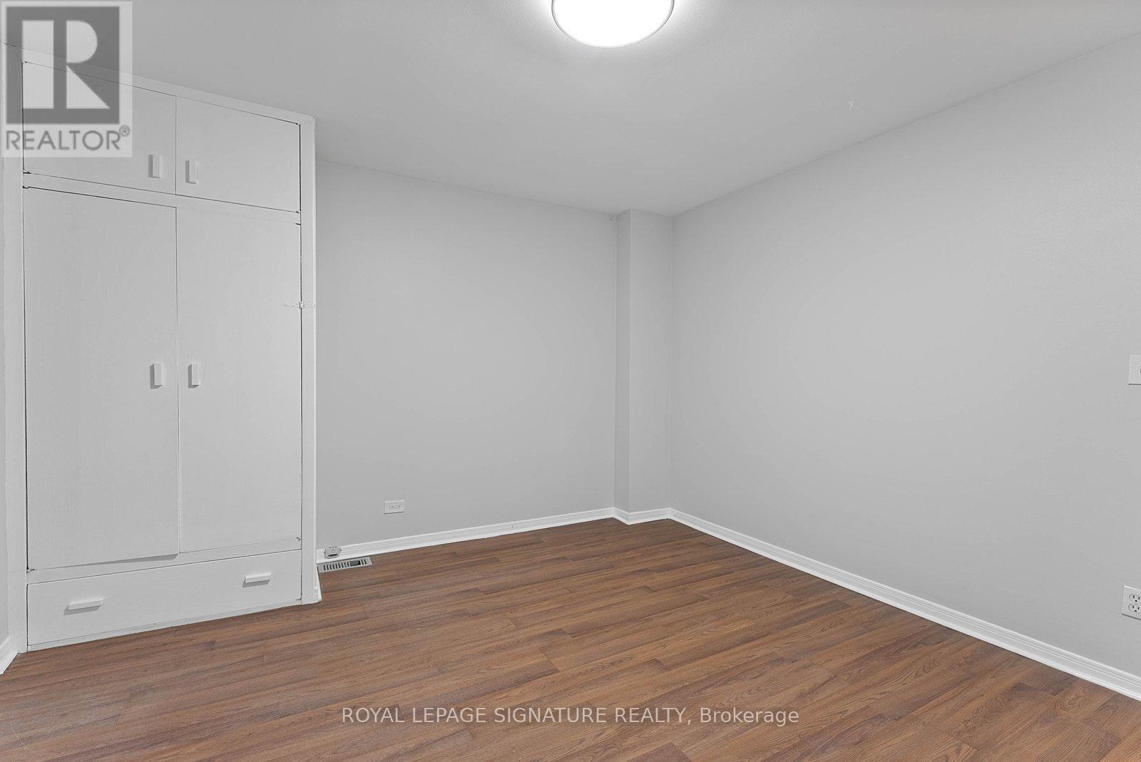 2 - 233 Greenwood Avenue, Toronto, Ontario  M4L 2R4 - Photo 5 - E13217412