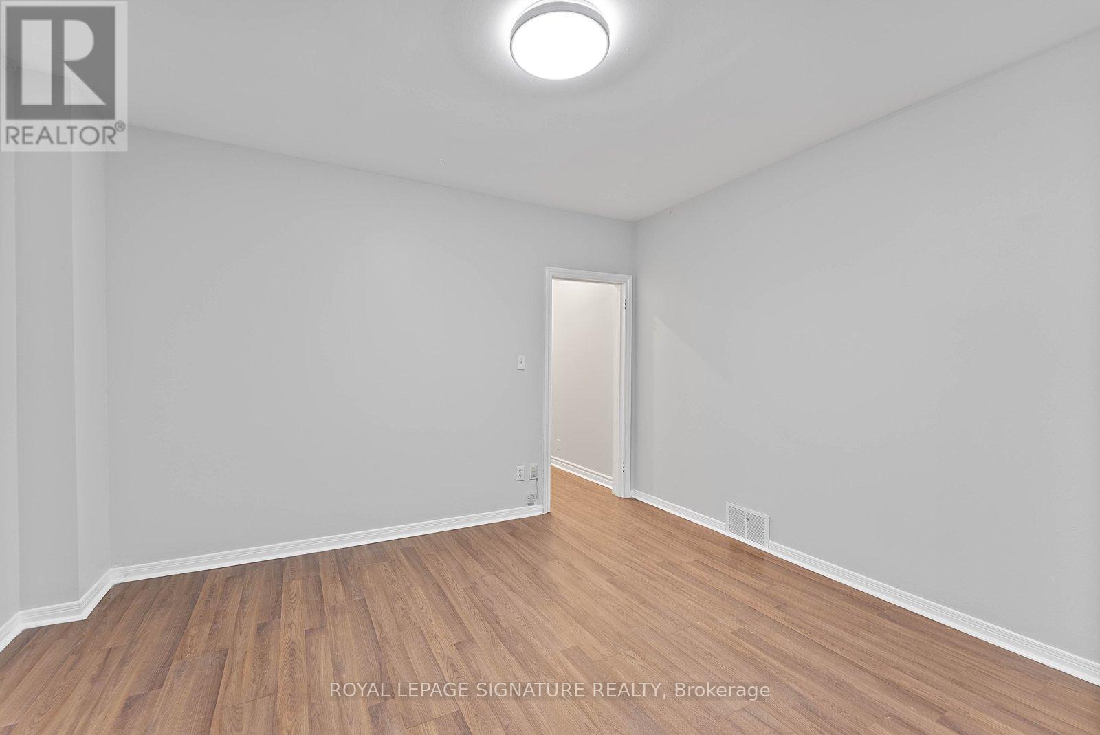 2 - 233 Greenwood Avenue, Toronto, Ontario  M4L 2R4 - Photo 6 - E13217412