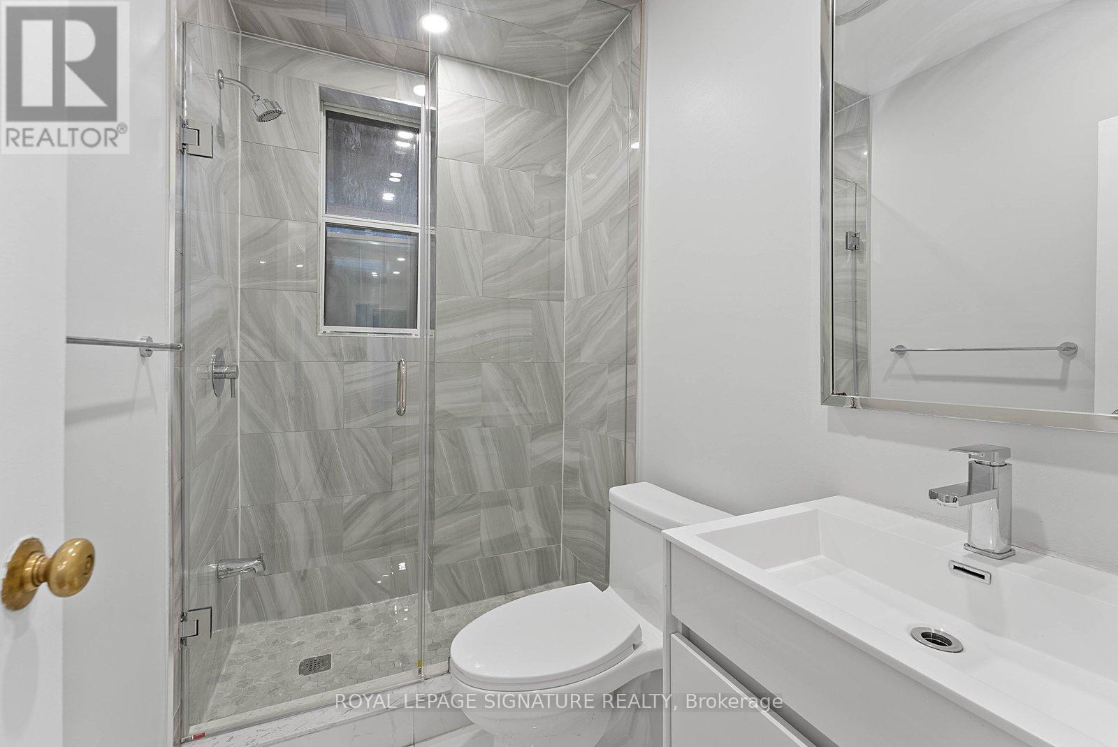 2 - 233 Greenwood Avenue, Toronto, Ontario  M4L 2R4 - Photo 9 - E13217412