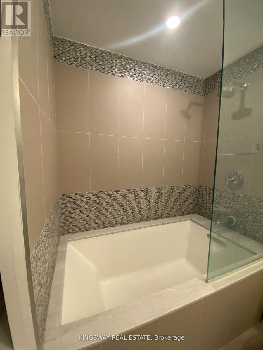 A608 - 3500 Lakeshore Road W, Oakville, Ontario  L6L 0B4 - Photo 12 - W13217436