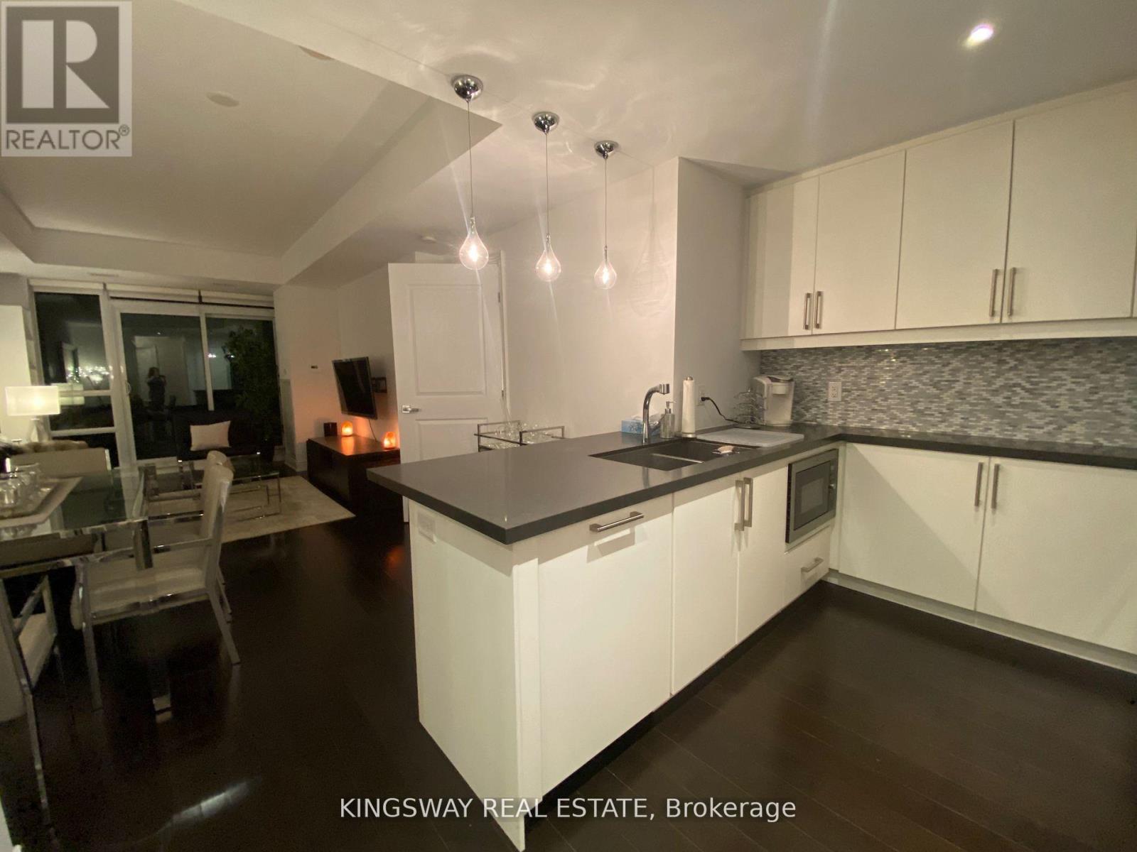 A608 - 3500 Lakeshore Road W, Oakville, Ontario  L6L 0B4 - Photo 18 - W13217436