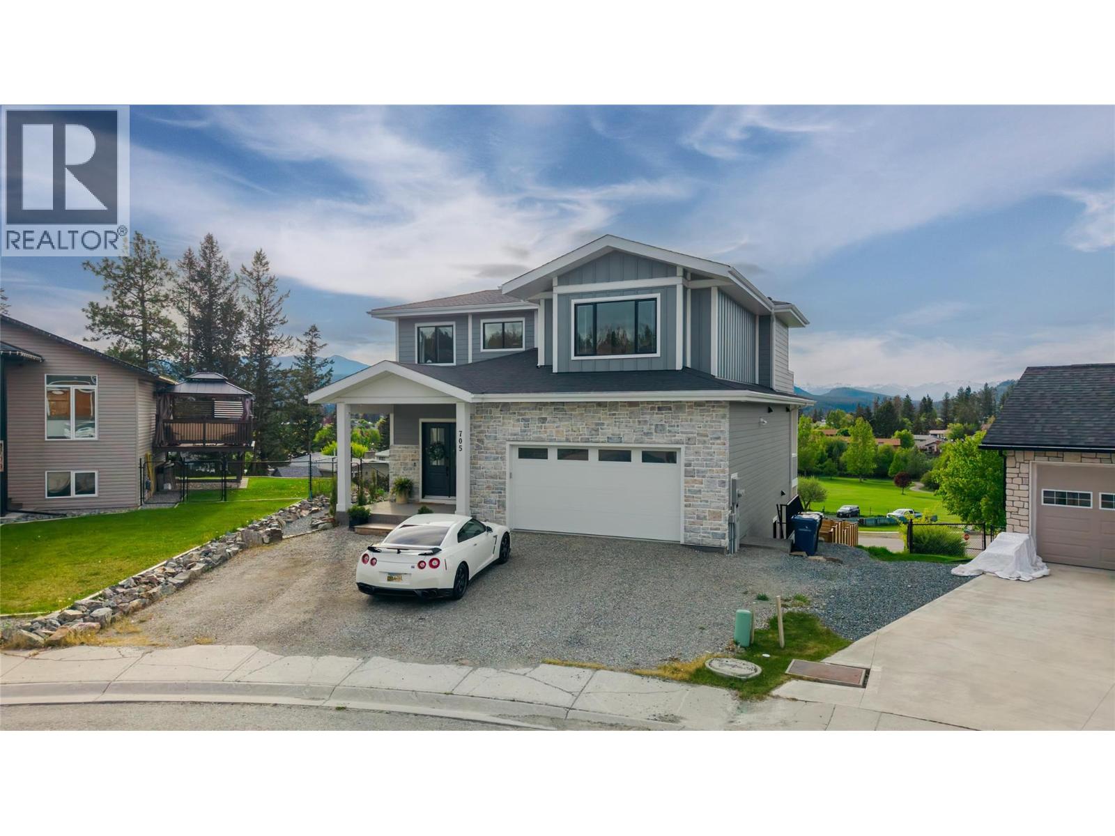 705 22nd Avenue S, Cranbrook, British Columbia V1C 6Y7 - Photo 2 - 10388934