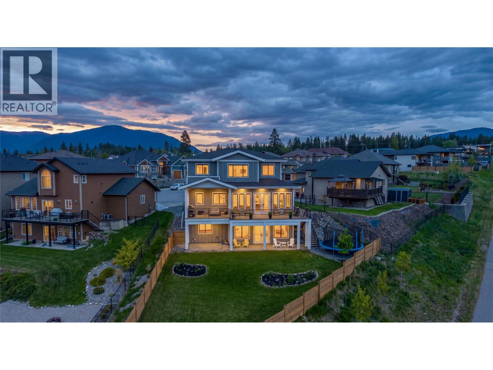 705 22nd Avenue S, Cranbrook, British Columbia V1C 6Y7 - Photo 1 - 10388934