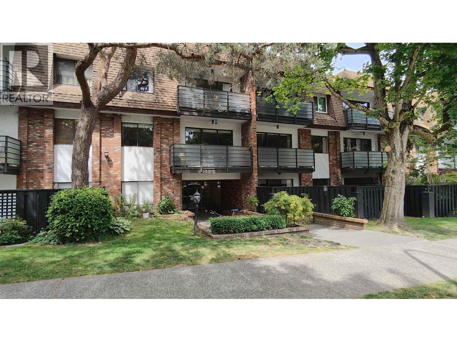 202 1933 W 5th Avenue, Vancouver, British Columbia  V6J 1P6 - Photo 1 - R3129839