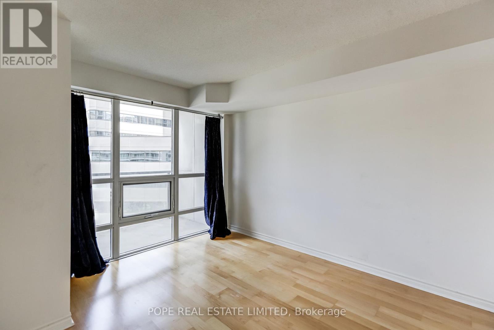 713 - 763 Bay Street, Toronto, Ontario  M5G 2R3 - Photo 12 - C13217478