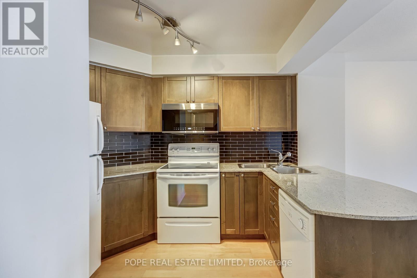 713 - 763 Bay Street, Toronto, Ontario  M5G 2R3 - Photo 5 - C13217478