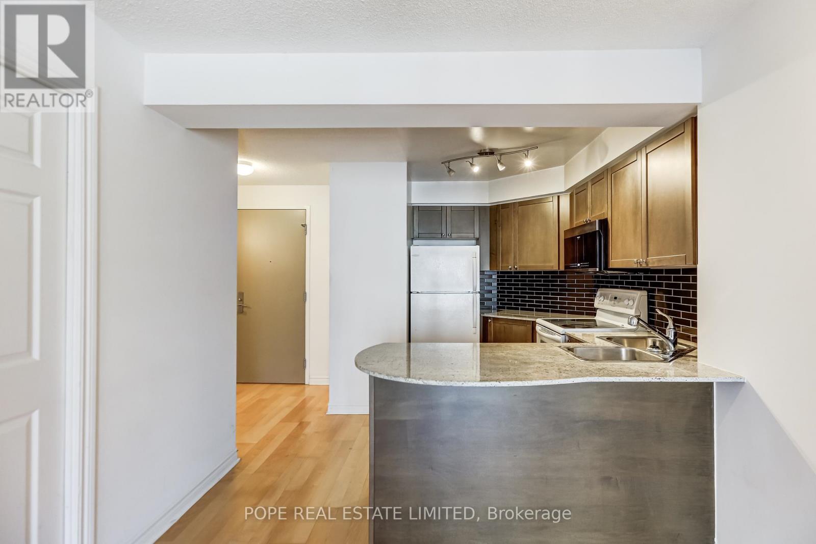 713 - 763 Bay Street, Toronto, Ontario  M5G 2R3 - Photo 6 - C13217478