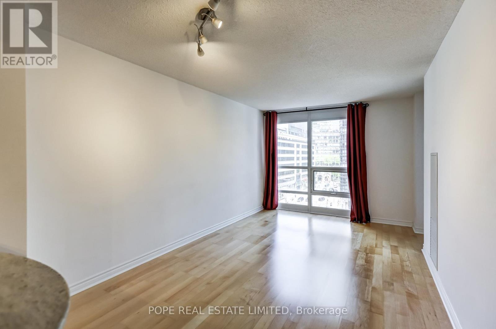 713 - 763 Bay Street, Toronto, Ontario  M5G 2R3 - Photo 8 - C13217478