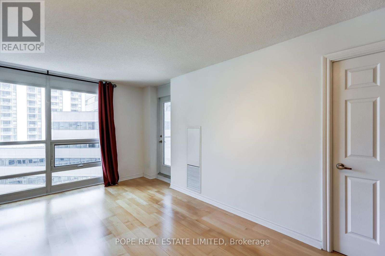 713 - 763 Bay Street, Toronto, Ontario  M5G 2R3 - Photo 9 - C13217478