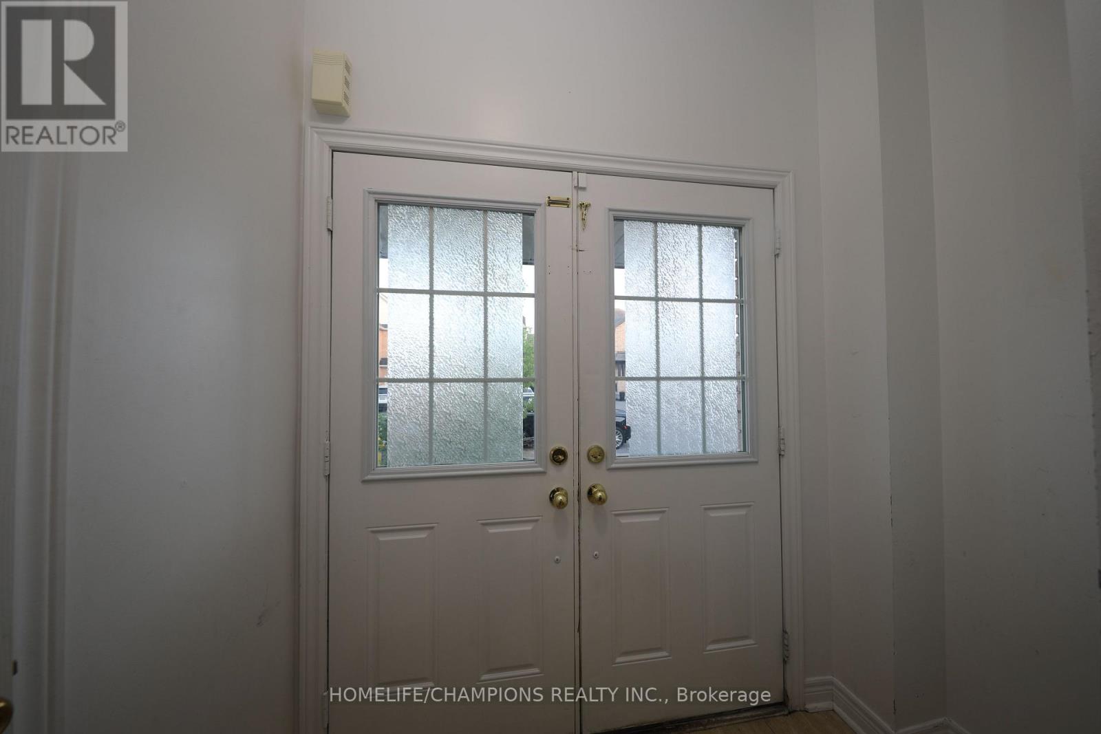 1524 Bruny Avenue, Pickering, Ontario  L1X 0C6 - Photo 2 - E13217462